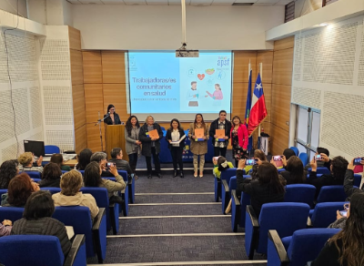 Durante la actividad se certificaron como Trabajadoras/es Comunitarias/os en Salud (TCS) a las/os asistentes que recibieron la formación de 100 horas y realizaron acompañamiento a personas del CESFAM Renca.