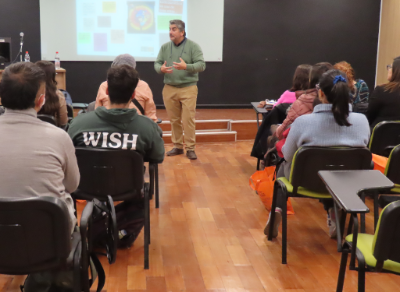 El profesor Alejandro Guajardo, decano de la Facultad de Ciencias Médicas de la Universidad de Santiago, fue uno de los conferencistas. 