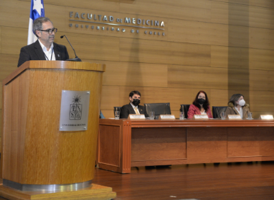 El doctor Miguel O'Ryan destacó la formación pluripotencial recibida por estos profesionales del cuidado. 