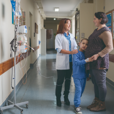 Dra. María Elena Santolaya recibe premio a la Excelencia Académica entregado por la Sociedad Chilena de Pediatría