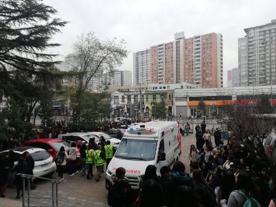 Ejercicio de simulacro de emergencia en la Facultad de Medicina.