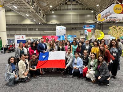 La Universidad de Chile participa en ferias internacionales como miembro de Learn Chile y conjunto con representantes de universidades de todo el país. 