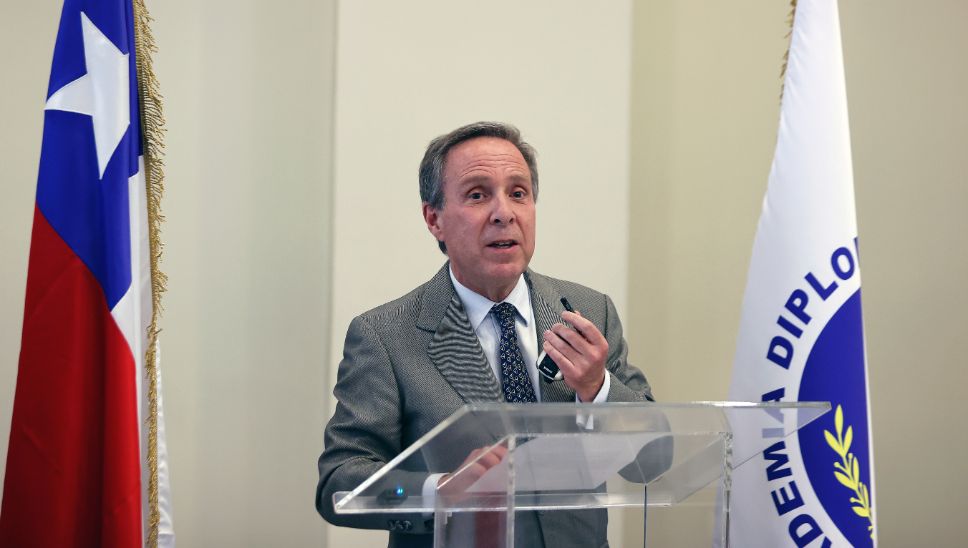 Director de la ACADE, Hernán Bascuñán
