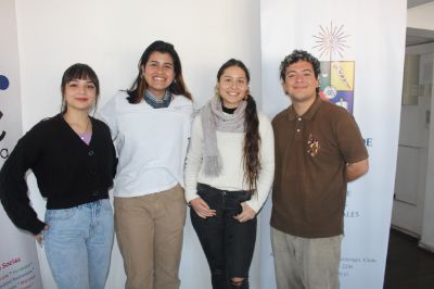 Las y los estudiantes: María José Oñate, de Estudios Internacionales; Carla Jorquera, de Periodismo; Tamara Escobar, de Antropología;  Javier Torres, de Ingeniería en Recursos Naturales Renovables, y Genaro Godoy, de Ingeniería en Información y Control de Gestión; serán parte equipos de negociación, donde deberán trabajar con estudiantes internacionales para presentar posturas y posibles propuestas para solucionar problemas relacionados con el cambio climático.