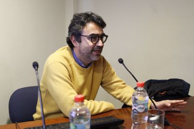 Doctor en Psicología Social de la Universitat de Barcelona, profesor de la Facultad de Psicología de la Universidad Alberto Hurtado e investigador asociado del Laboratorio Interdisciplinario de Subjetividad y Cambio Social (UAH-PUC) 