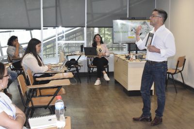 El vicedecano de la Facultad de Ciencias Sociales, Christian Miranda, dictó el seminario “Innovación en políticas públicas en Educación Superior y Formación Inicial Docente”.