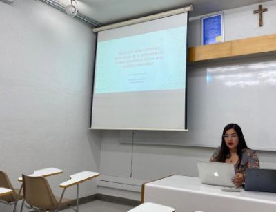 Lorena Andrade, estudiante de la primera cohorte del Doctorado en Educación de la Universidad de Chile.