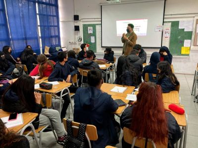 Según la OCDE, Chile fue el país de esa organización que tuvo las escuelas cerradas por más tiempo: 259 días lectivos.