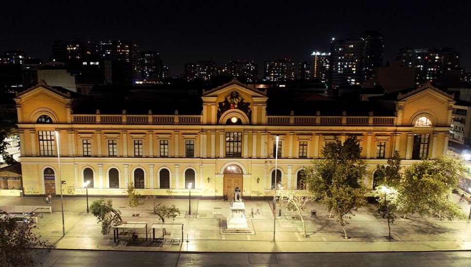 La Casa Central es Monumento Histórico Nacional.