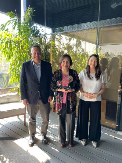 Rodrigo Machuca, gerente de Santander Universidades e Instituciones; Carmen Andrade, Directora de Género de la Universidad de Chile y Natalia Moncada, directora general de Universia