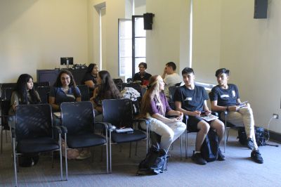 El CFG recibió inscripciones de estudiantes de distintas facultades, quienes valoraron su aporte: “me gustó que la primera clase fuera dinámica, que pudiéramos conversar distintas opiniones y que seamos personas de distintas carreras, eso nos permite comparar diversas experiencias universitarias” declaró una de las asistentes. 