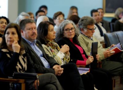 Algunas de las autoridades presentes: F. Retamal, Director de Extensión; L. Armanet, Directora de Pregrado; J. Bonnefoy, Vicerrectora VAEC; P. Felmer, Académico U.de Chile y premio Nac. de Ciencias. 