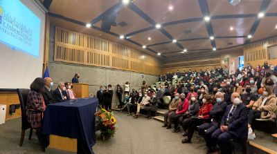 La ceremonia se realizó en el Aula Magna de la Facultad de Ciencias Químicas y Farmacéuticas.