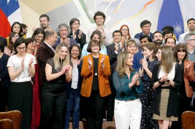 Las y los nuevos docentes recibieron la bienvenida como parte de la conmemoración del aniversario 180 del plantel.