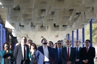 El evento fue encabezado por el Presidente de la República, Gabriel Boric, y contó con la presencia de ministros de diversas carteras, entre ellos Educación, Ciencia y Tecnología y Culturas.