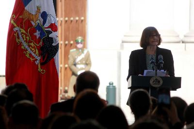 La ceremonia comenzó con palabras de la Rectora Rosa Devés, quien señaló que la Casa de Bello “es parte de la institucionalidad que le da continuidad a la historia de este país”. 