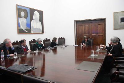 La destinataria del reconocimiento fue elegida por un jurado que sesionó durante la tarde del martes 29 de agosto y que fue presidido por la Rectora de la Universidad de Chile, Rosa Devés.