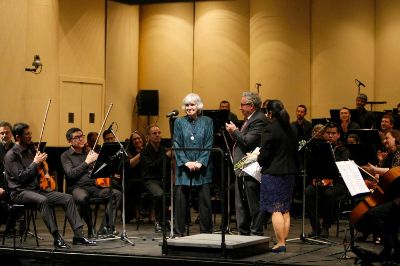  Joan Jara recibió el año 2018 la Medalla Rectoral de la U. de Chile.