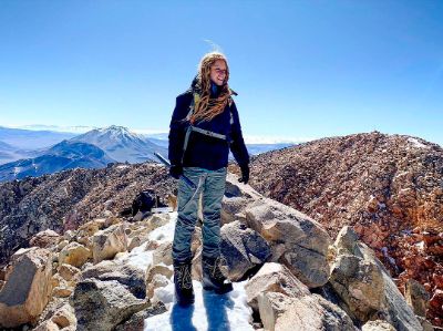 “Para mí no es sólo la cumbre lo que tiene más valor, sino también todo el recorrido. Imagínate planificar algo por algunos meses, después lograrlo y darte cuenta que estás allá arriba, es una sensación increíble”, manifestó al referirse a su experiencia en el volcán Ojos del Salado. 