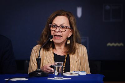 La directora del DEMRE de la Universidad de Chile, Leonor Varas, indicó que "hemos hecho un esfuerzo importante para disponibilizar tempranamente toda la información de resultados, facilitando su uso mediante una guía publicada con anticipación, de modo que la comunidad pueda hacer los análisis de su interés de manera independiente y autónoma".