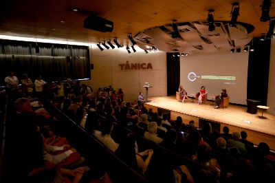 “Las mujeres que reconocemos hoy con este premio son personas que han elegido en su trayectoria tener un impacto desde lo público", destacó María Olivia Recart, presidenta de ComunidadMujer. 