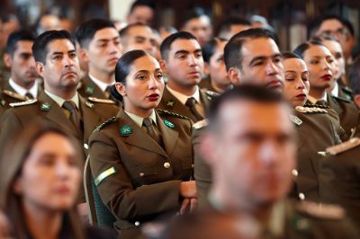 La Rectora se dirigió a los y las estudiantes de los estudiantes de la Academia de Ciencias Policiales, la Escuela de Formación de Carabineros, la Escuela de Carabineros, la Escuela de Suboficiales y la Escuela de Especialidades.