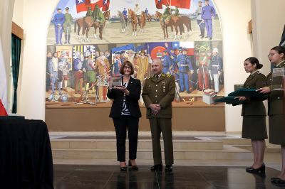 En diciembre de 2023, la Casa de Bello suscribió un convenio marco de colaboración con Carabineros de Chile, mediante el cual la institución policial podrá recibir apoyo para el mejoramiento de sus procesos formativos y para su fortalecimiento institucional.