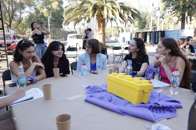 El movimiento Tremendas reúne a niñas, adolescentes y jóvenes, y pretende relevar la importancia de construir de manera colectiva soluciones interseccionales a las problemáticas y desafíos que enfrentan las mujeres del continente. 