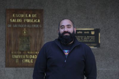 Cristian Rebolledo de la Escuela de Salud Pública, plantea que fue interesante ver como "la pandemia aceleró la adopción de las tecnologías de comunicación, herramientas digitales, y particularmente en salud". 