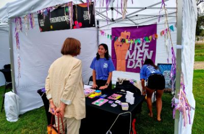 Además de los paneles y presentaciones, las asistentes pudieron recorrer 17 stands de diversas organizaciones aliadas como Corporación Miles, Defensoría de la Niñez, WWF y Genias