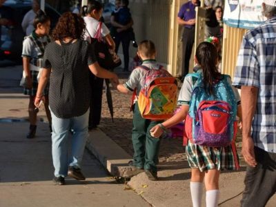 La especialista llama a planificar el regreso tanto académico como laboral tomando medidas tales como organizar materiales, vestimentas y traslados para asi reducir la ansiedad. 