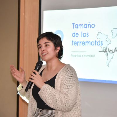 “Saber que se puede, desde la simbología, incidir en las políticas respecto de cosas científicas, pero que impactan a la gente fue algo que me gustó mucho. Si estudiar una zona menos activa me pareció interesante, qué queda para el resto también”, reflexionó la científica sobre el primer impacto de su trabajo.