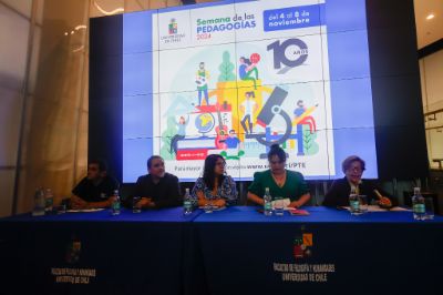 En la inauguración se realizó el conversatorio "Explorando nuevas fronteras: la experimentalidad en la educación del siglo XXI", mesa en la que participaron Javiera Zumarán, Marcela Bornand, Miguel Caro y Daniel Johnson, mediados por Beatrice Ávalos, Premio Nacional de Educación 2013.