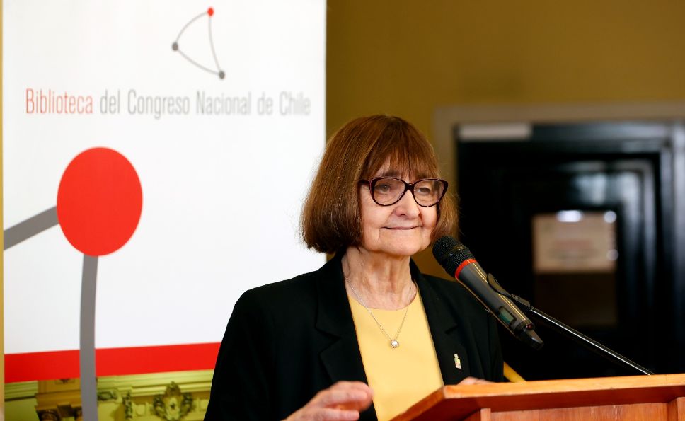 “Al aproximarnos a su obra evocamos su ejemplo de rigor, serenidad y espíritu de servicio”, dijo la Rectora Devés.