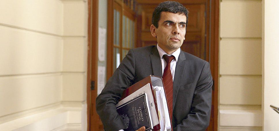 Hoy representa a la firma penalista "Gajardo y Norambuena" y es académico en la Universidad Adolfo Ibañez