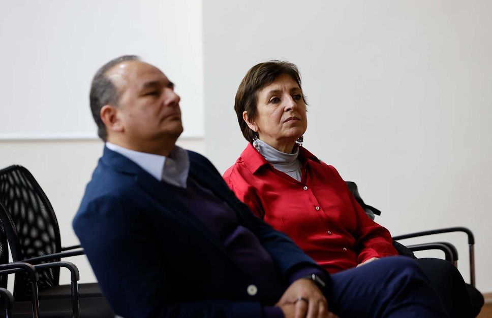 diálogos híbrido donde participó el académico de la Université Paris 1 Panthéon-Sorbonne (Francia) y director del Instituto de Estudios del Desarrollo de la misma universidad, Enrique Aliste y la docente de la Facultad de Comunicación y Letras de la Universidad Diego Portales, Carolina Gainza. Este bloque fue moderado por la profesora Roxana Bórquez de la Facultad de Ciencias Agronómicas de la Universidad de Chile. 