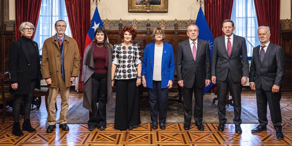 La Rectora Rosa Devés encabezó el seminario “Chile rumbo al futuro: Legado y desafíos en el centenario de Edgardo Boeninger”, un homenaje al reconocido exrector de la Universidad de Chile.