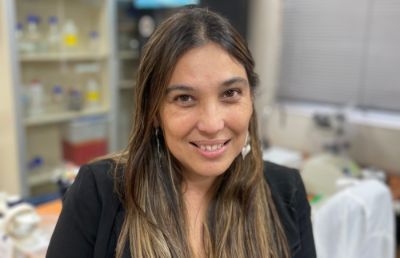 Dra. Paola Llanos, directora del proyecto y profesora asistente del Instituto de Investigación en Ciencias Odontológicas de la Facultad de Odontología UCH.