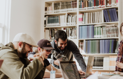 Cuatro fueron los laboratorios de carácter interdisciplinario y transdisciplinario que surgieron para fortalecer el desarrollo de la investigación en ciencias sociales y humanidades.