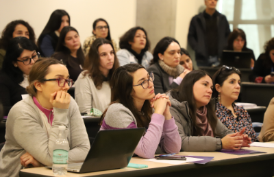 50 académicas e investigadoras de la Universidad de Chile asistieron a la primera actividad del ciclo.