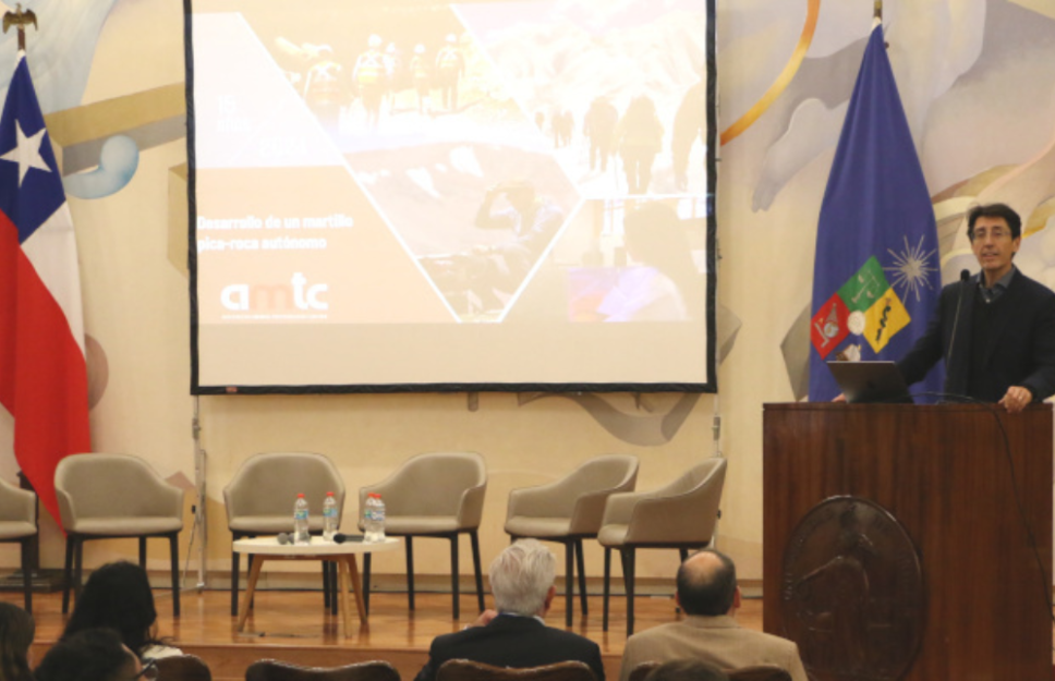 Javier Ruiz del Solar, director ejecutivo del AMTC