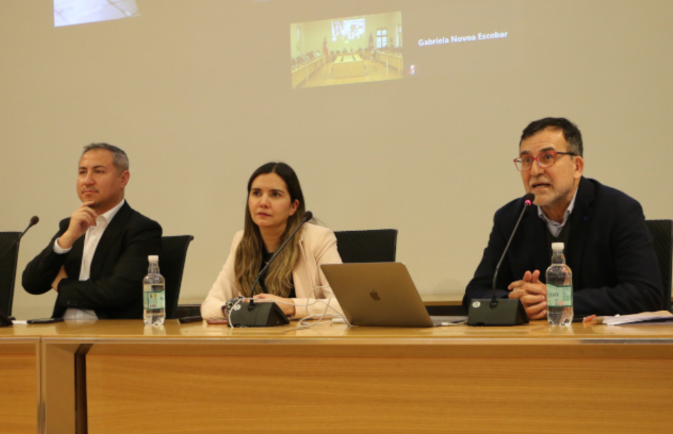 Juan Pablo Arévalo, de Aprimin; Gabriela Novoa, del AMTC, y Patricio Abarca, de la Universidad Finis Terrae