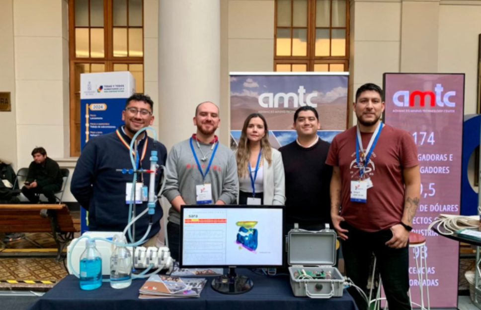 AMTC mostró su primer prototipo del sistema LiSa (recuperación de agua desde salmueras hipersalinas) y el funcionamiento en tiempo real de algunos sensómetros utilizados en proyectos de exploración y caracterización del subsuelo.