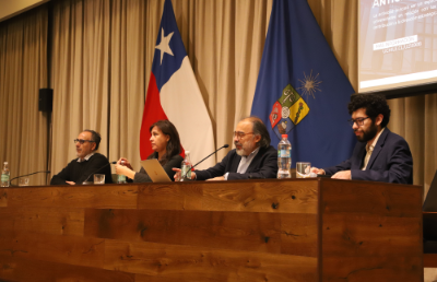 Integrantes del segundo panel “Hacia una relación virtuosa entre el estado y las universidades en capacidades de anticipación”.