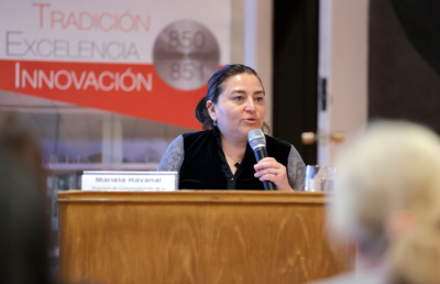 La Directora de Comunicaciones de la Universidad de Chile, Mariela Ravanal, mencionó la experiencia de la Casa de Bello ante los últimos desafíos país, donde su participación pública ha ido creciendo.