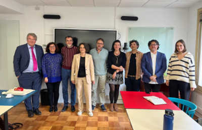 La Senadora francesa Mélanie Vogel junto a académicos de la Universidad de Chile, abordaron temas de intercambio y cooperación científica entre ambos países.