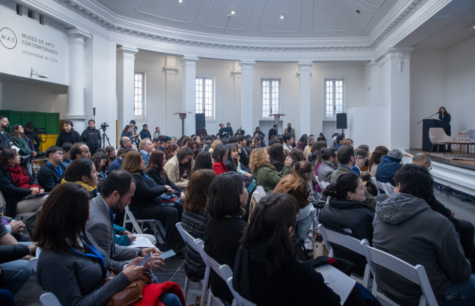 La charla magistral “Innovación territorial y ecosistemas de conocimiento público: Políticas para el desarrollo desde los territorios”, dictada por la directora del Manchester Institute of Innovation Reesearch, Prof.Elvira Uyarra, dio inicio al Encuentro.