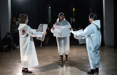 El Fondo de Creación Artística U-CreArt celebra diez años fomentando el desarrollo y la excelencia en la creación artística dentro del plantel académico. Foto: "Espectra" de Proyecto Emovere durante el 10° Foro de las Artes UCH. Crédito: Cristian Vidal, Centro cultural CEINA.