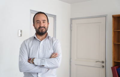 De acuerdo con el director de Investigación de la Universidad de Chile, Rodrigo Fuster, este instrumento busca “fomentar que la investigación, la creación artística y la innovación realizada por académicos y académicas de la institución, contribuyan al desarrollo científico, tecnológico, cultural, económico y social del país y a su proyección internacional".