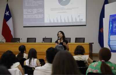 , la coordinadora del Proyecto, Gabriela Bawarshi, sostuvo que “no podemos dejar de pensar en la parte estructural y material de las desigualdades de género. Las mujeres en Chile reciben un 26% menos de salario que sus pares hombres".